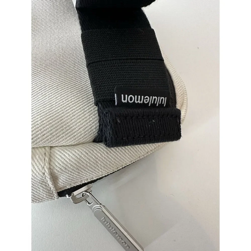 NWT LULULEMON Everywhere Crossbody Belt Bag Shoulder Nat/Black  One Size‎